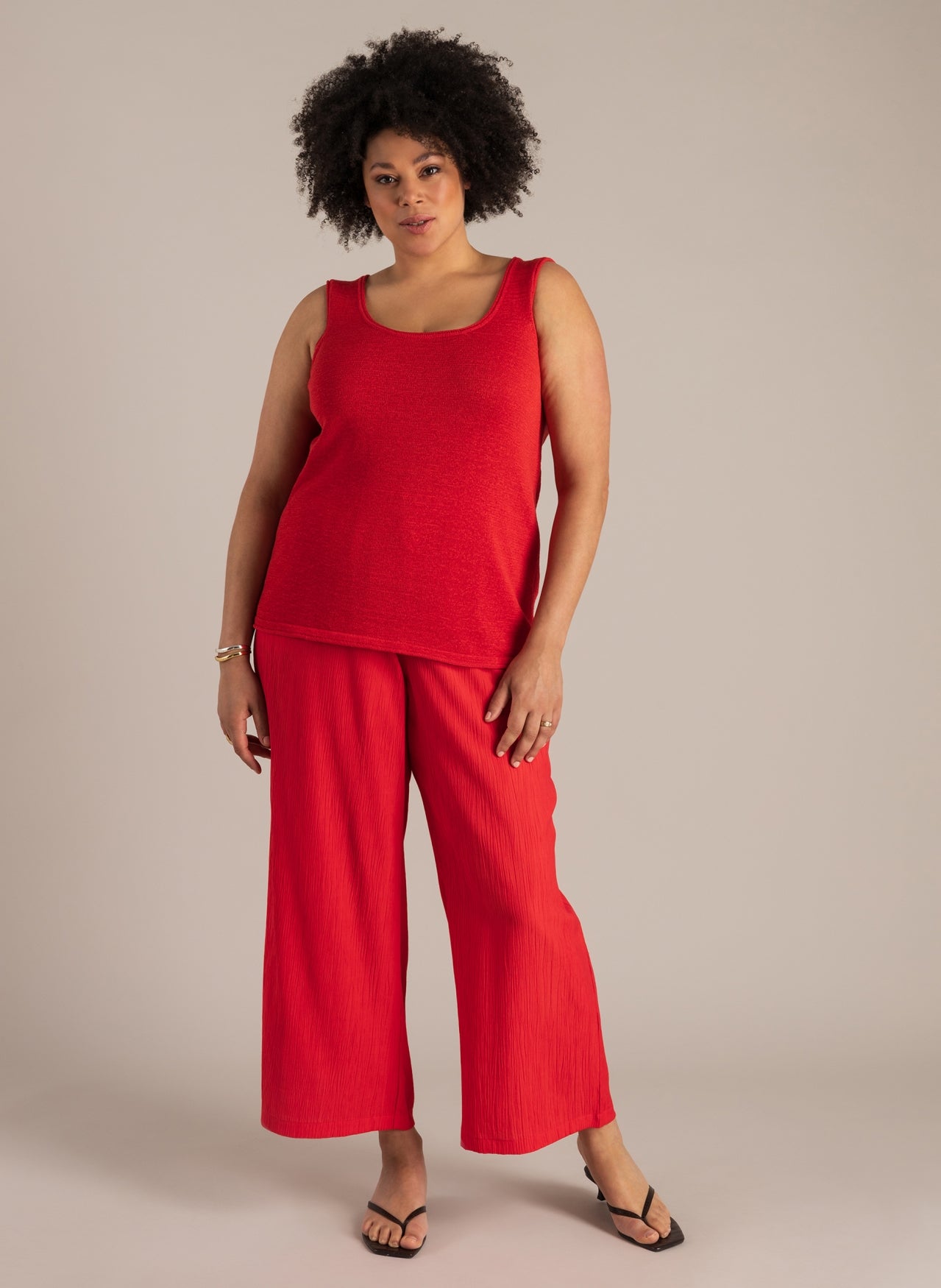 Nikaia | Hot Red