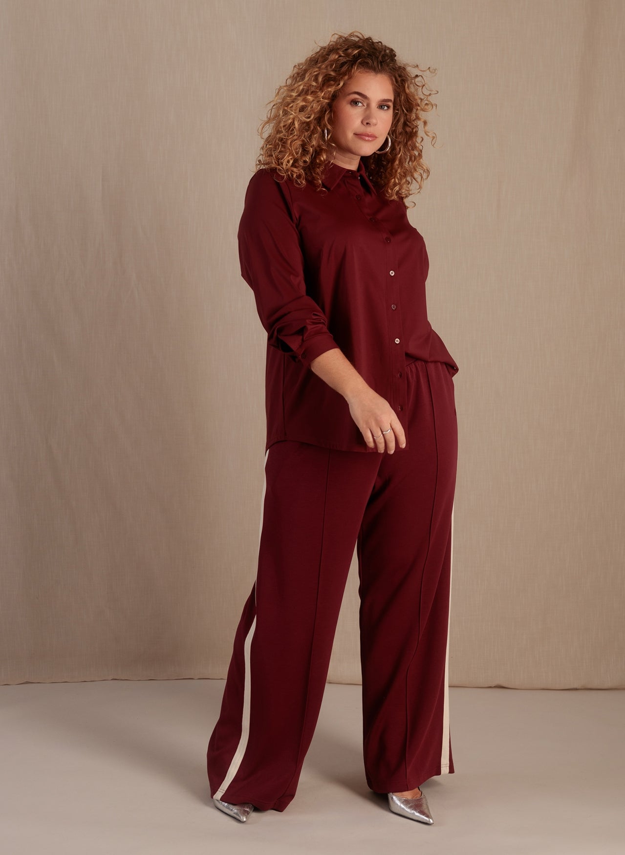 Jelisa Essential | Wine Red/Beige Cream