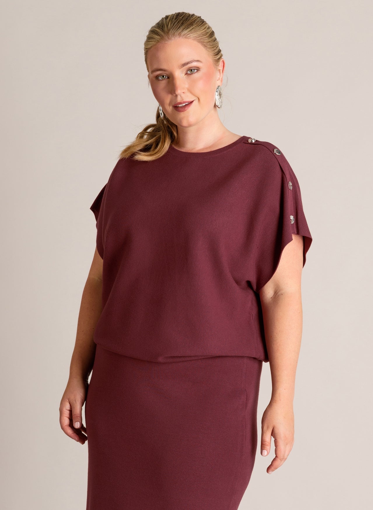 Tessa | Wine Red