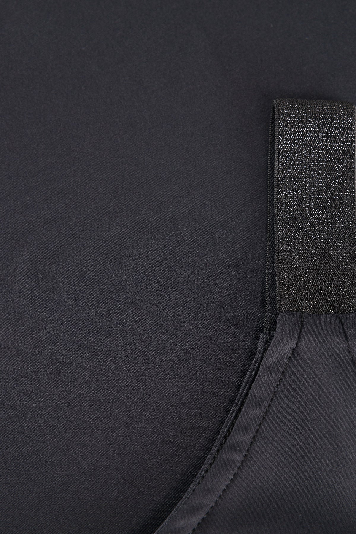 YCWieneke Essential | Black