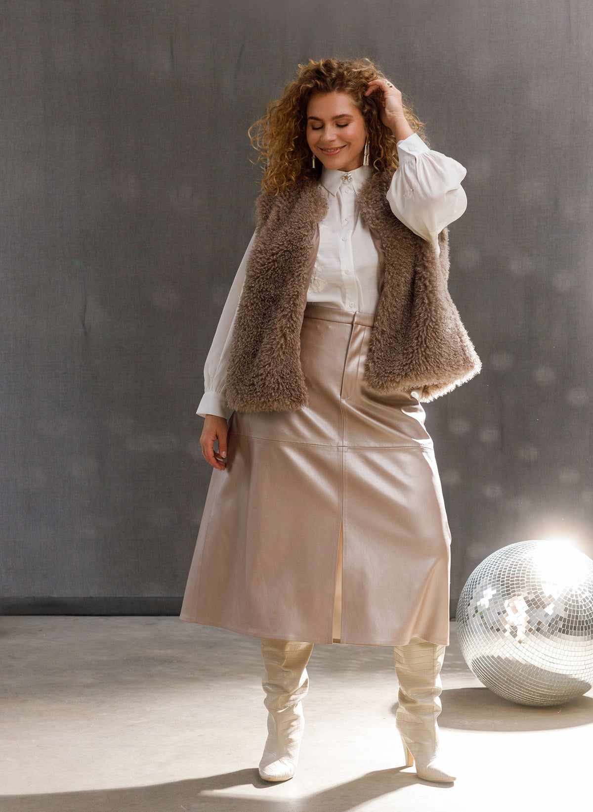 YCHadia Essential | Light Taupe