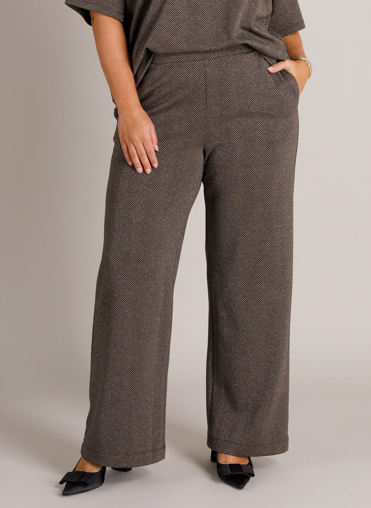 YCZinara | Black/Taupe Grey
