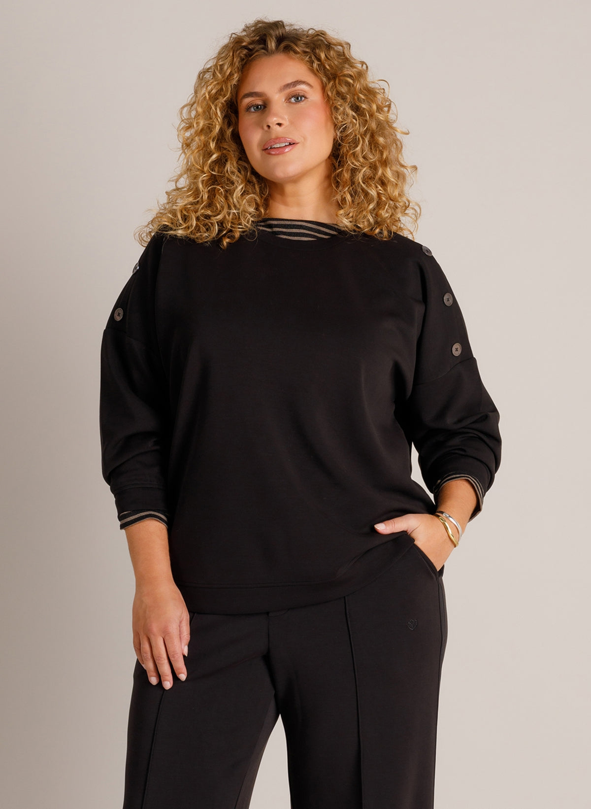 YCZita | Black