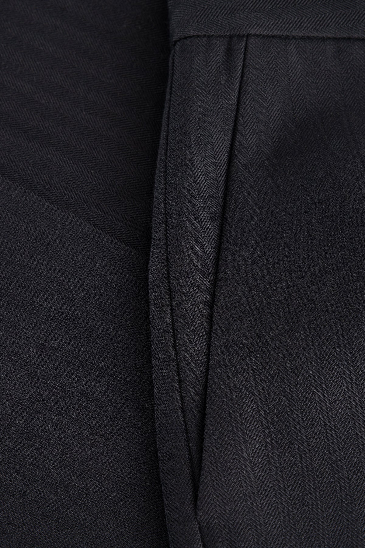 YCHedwig Essential | Black